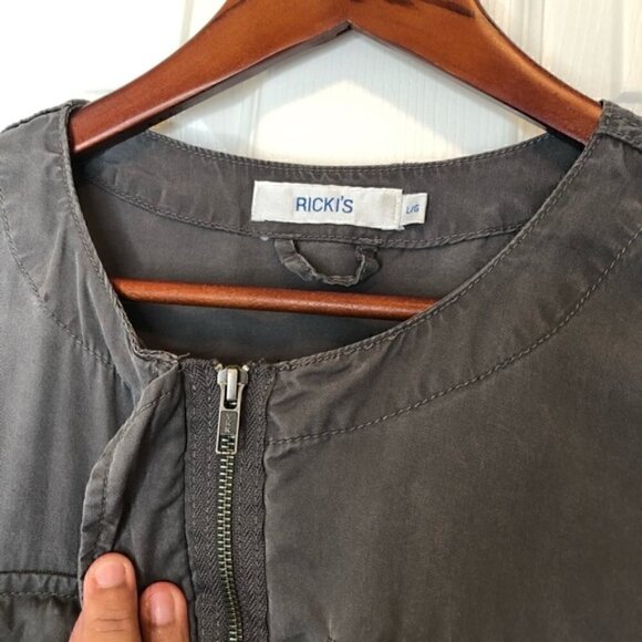 Ricki’s Women’s Utility/ Cargo Jacket drawstring in Large in olive and grey (2) - Picture 8 of 8